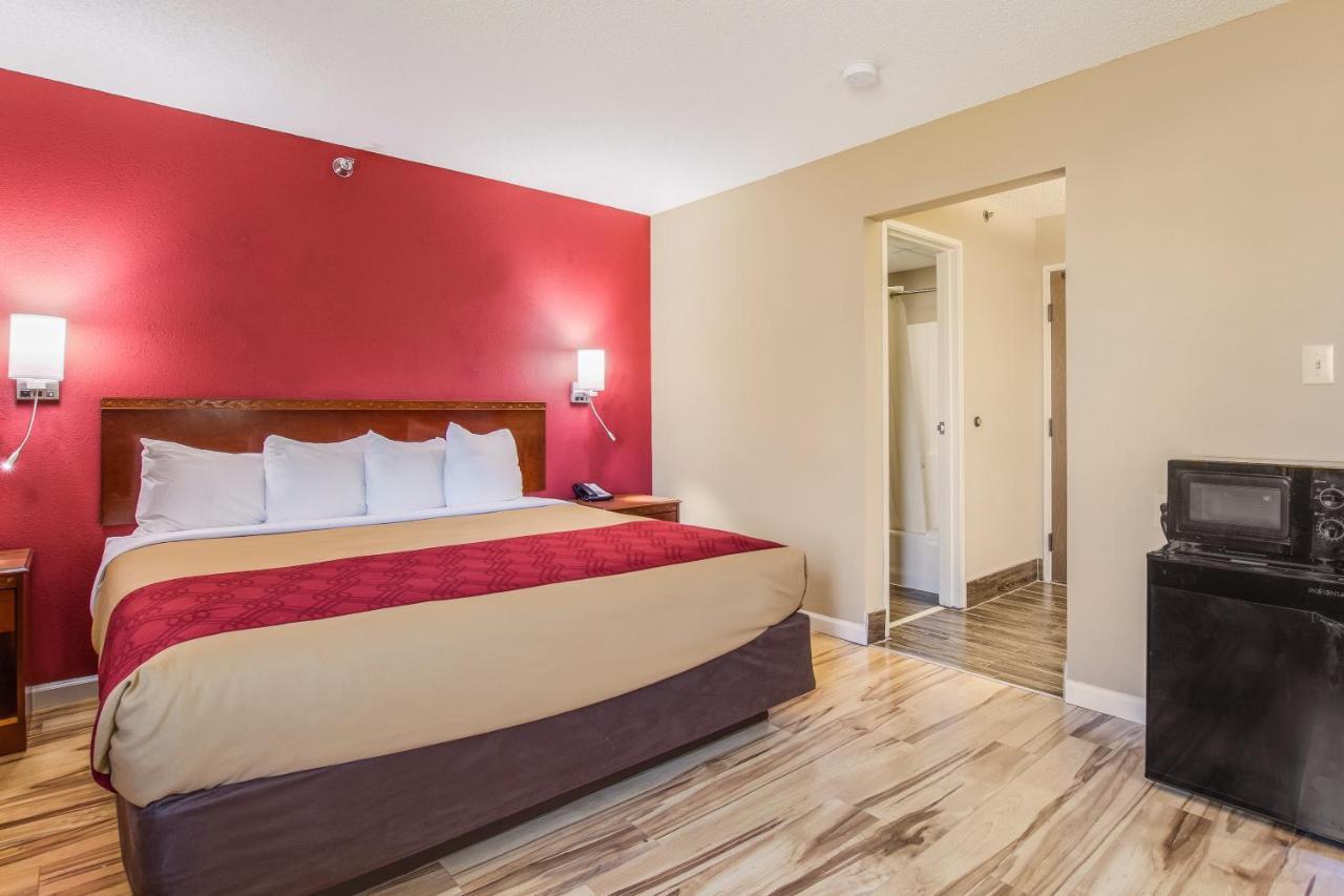 Econo Hotel 2*