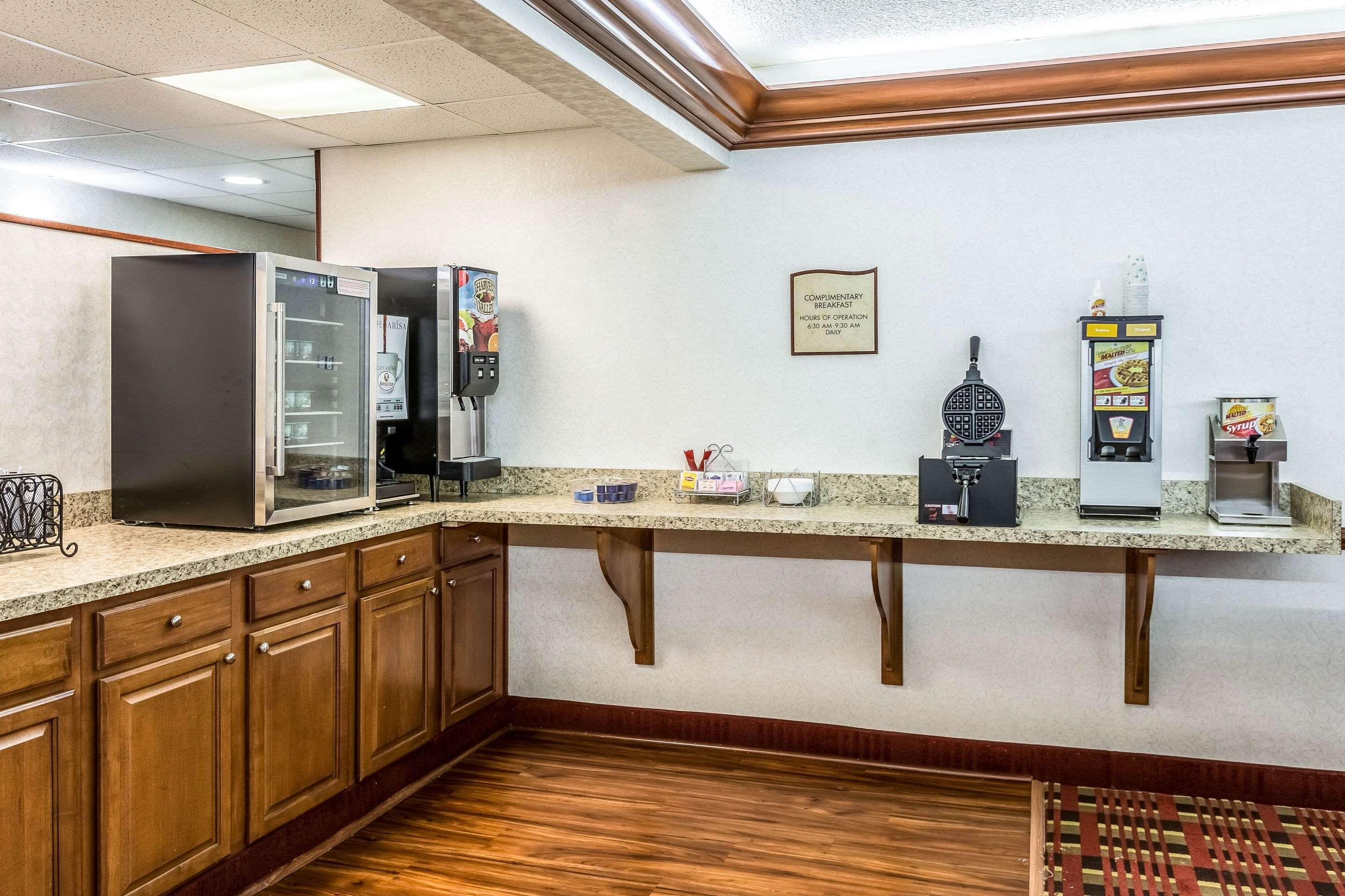Econo Hotel